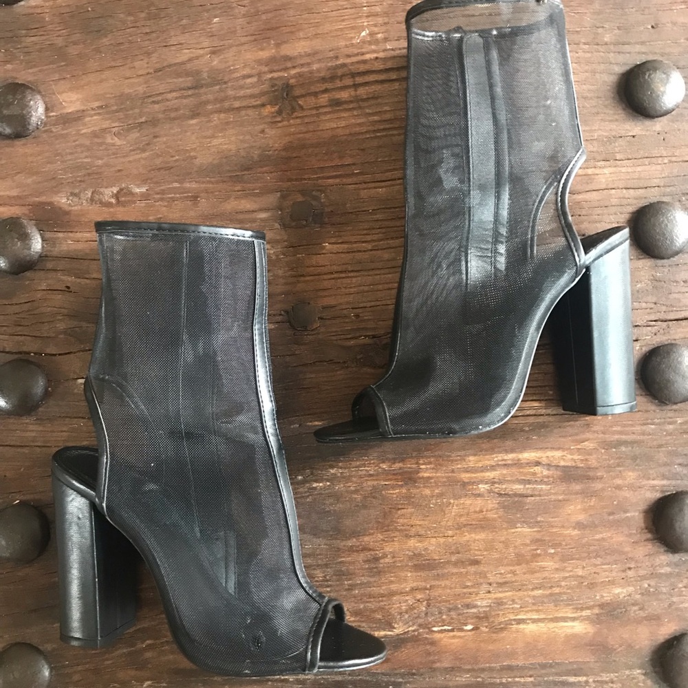 Liliana Black mesh peep toe chunky heel